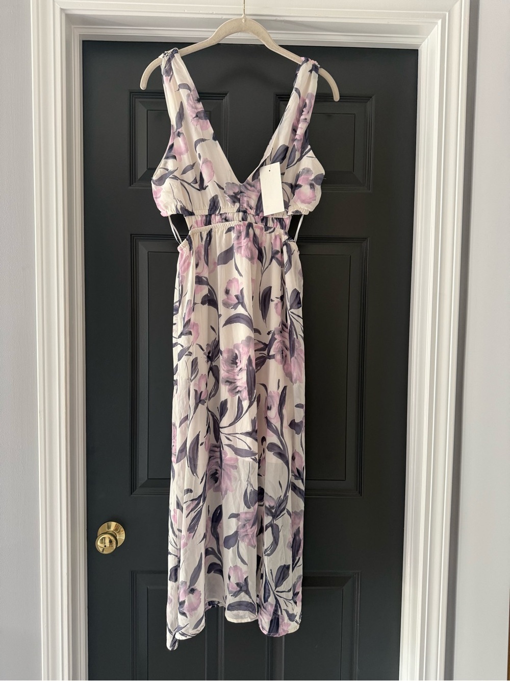 NWT Sienna Sky Floral V-Neck Cut Out Maxi Dress in Lavender and Cream